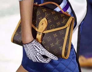 V家精仿包包卡包專(zhuān)業(yè)批發(fā)貨源進(jìn)